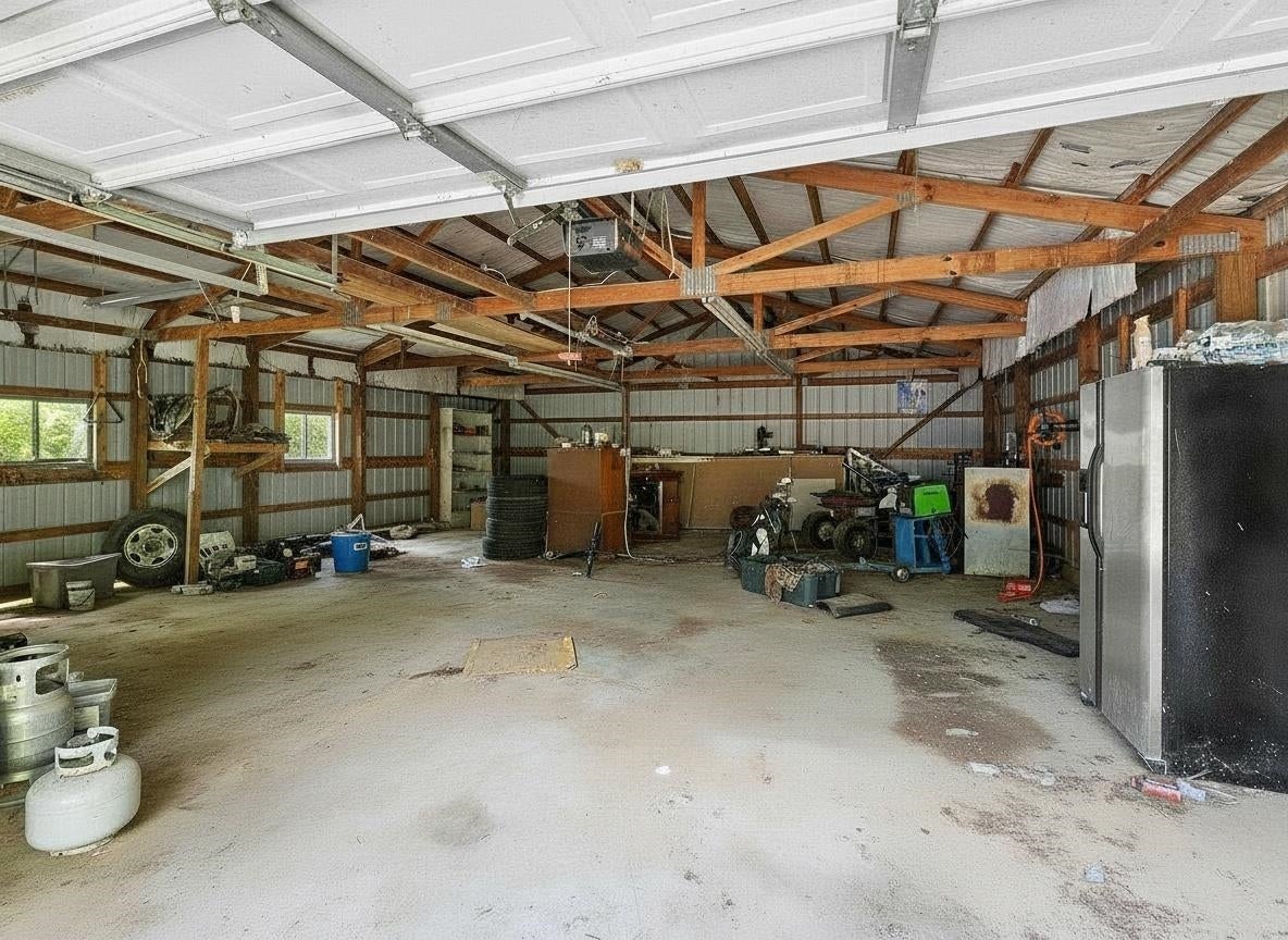 8236 US HWY 60 W