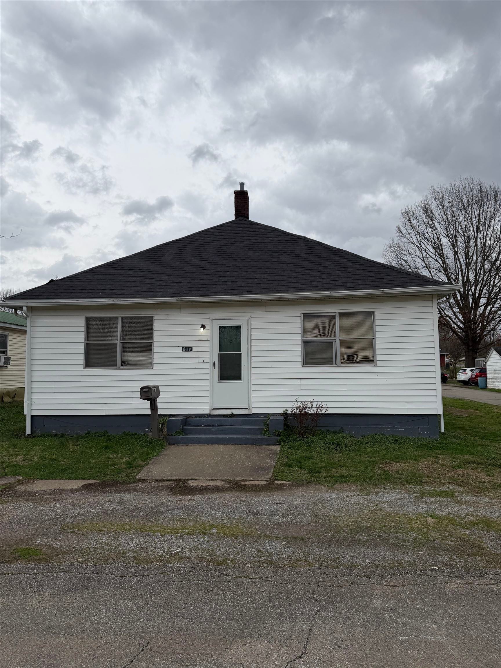 819 Givens St.