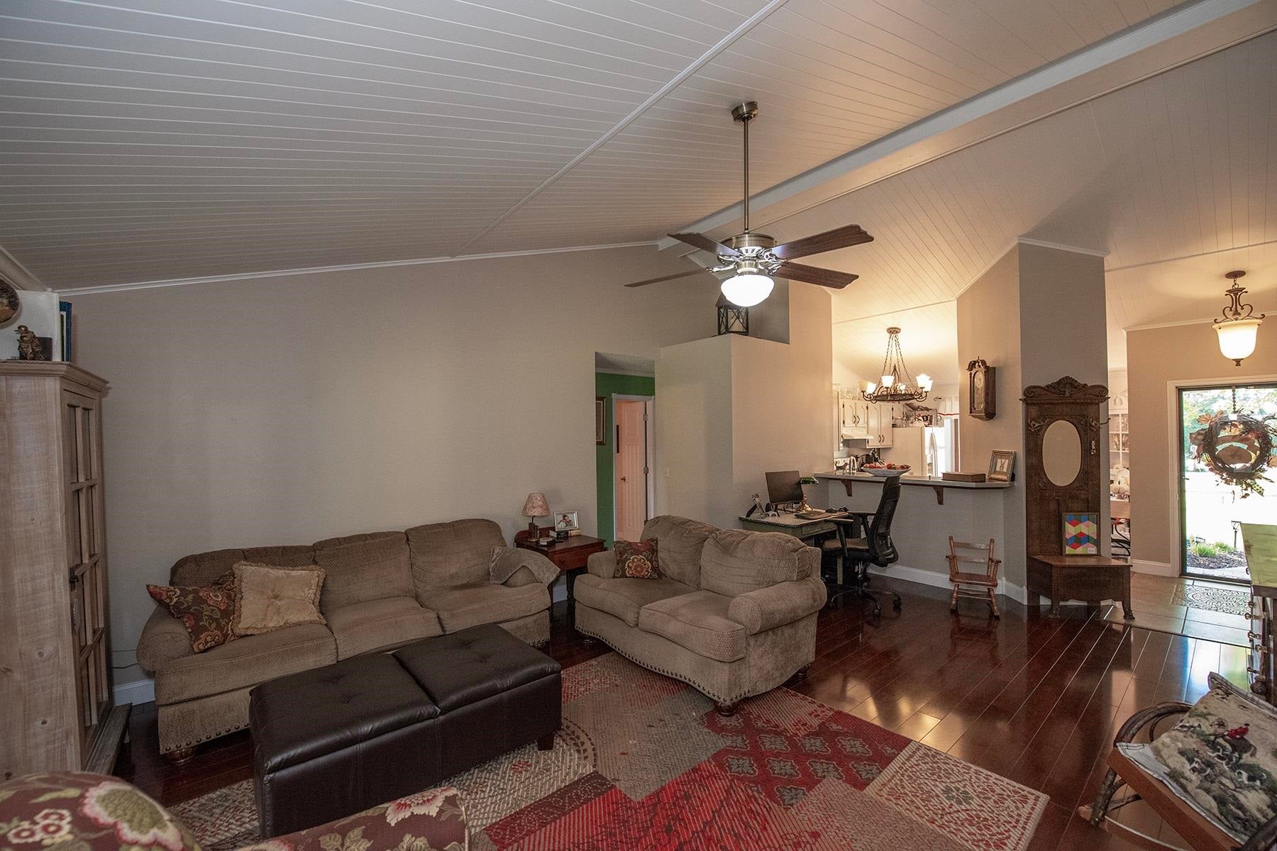 17 Woodland Acres Drive