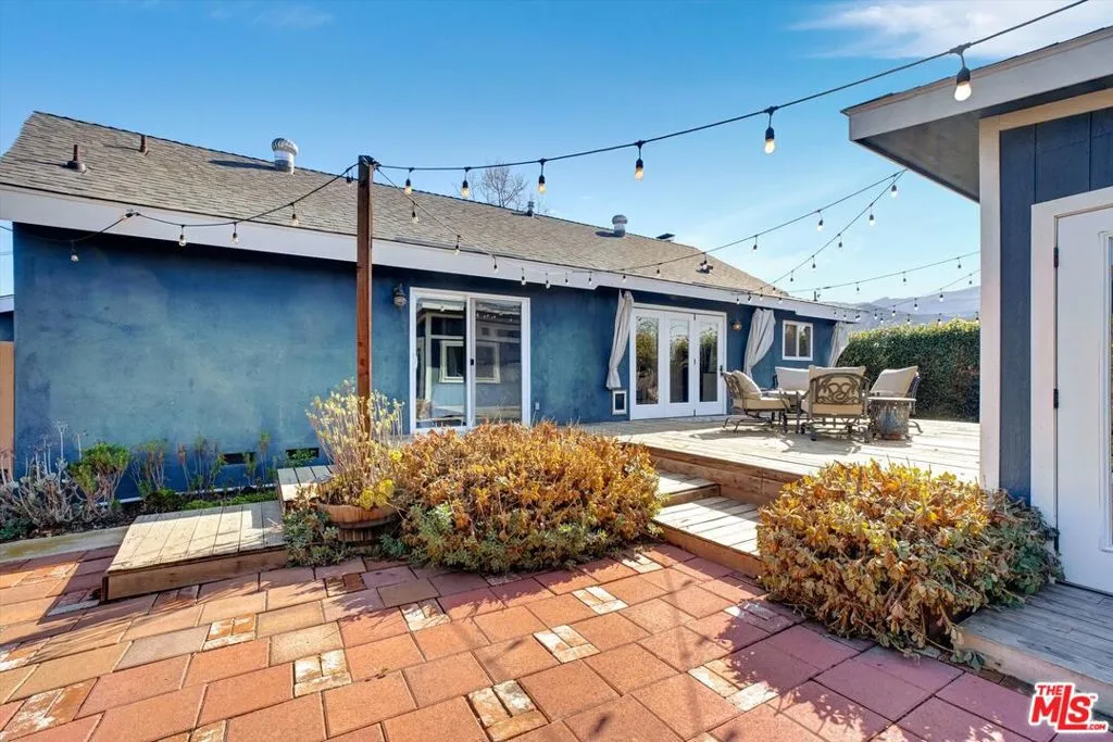 Newbury Park, California 91320, United States, 3 Bedrooms Bedrooms, ,2 BathroomsBathrooms,Residential,Pending,12314