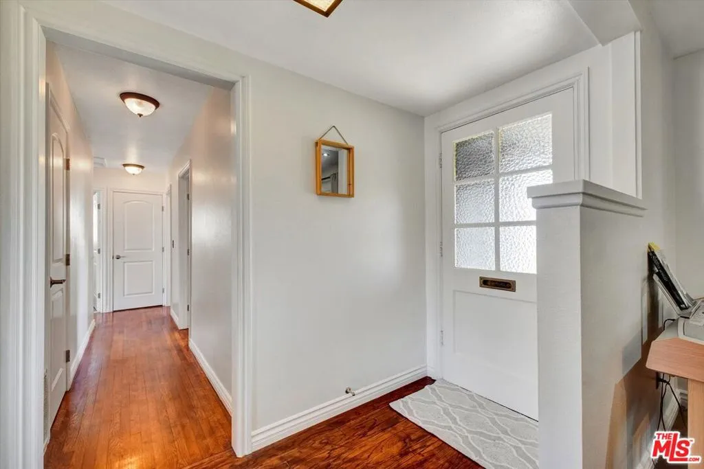 Newbury Park, California 91320, United States, 3 Bedrooms Bedrooms, ,2 BathroomsBathrooms,Residential,Pending,12314