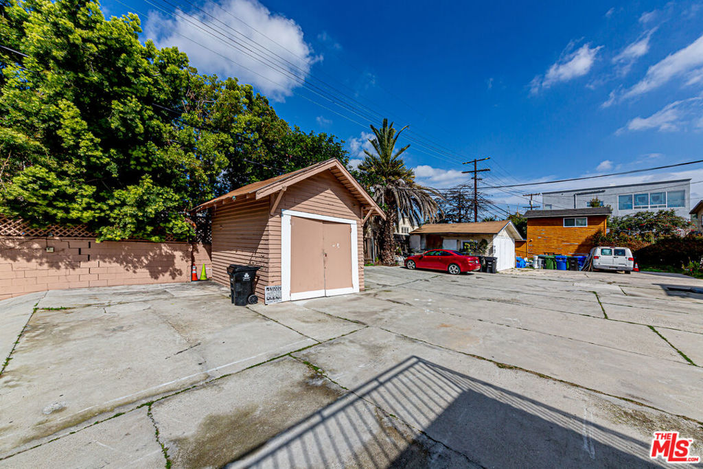1717 Crenshaw Boulevard