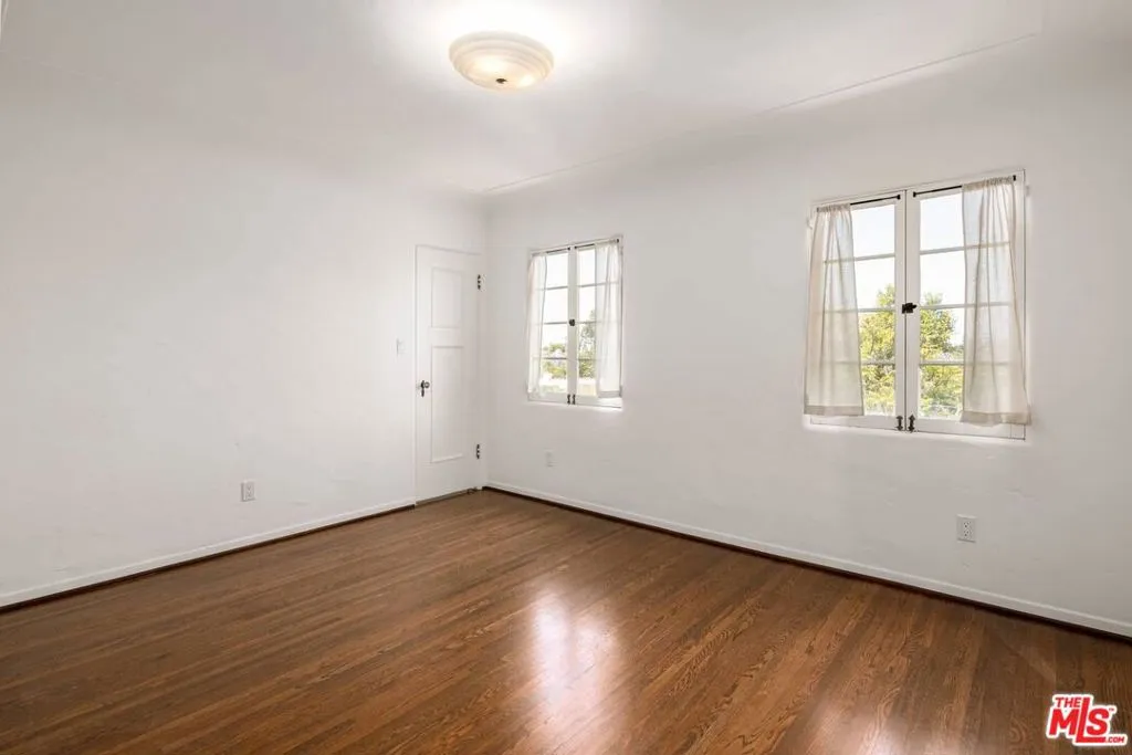 Los Angeles, California 90024, United States, 4 Bedrooms Bedrooms, ,3 BathroomsBathrooms,Residential,Active,120275