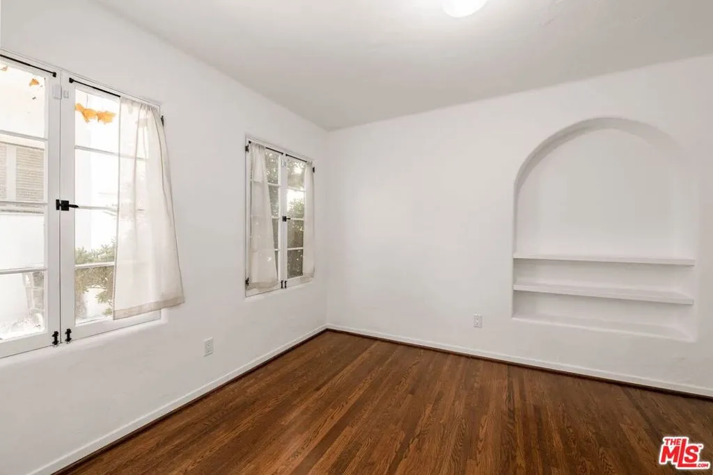 Los Angeles, California 90024, United States, 4 Bedrooms Bedrooms, ,3 BathroomsBathrooms,Residential,Active,120275