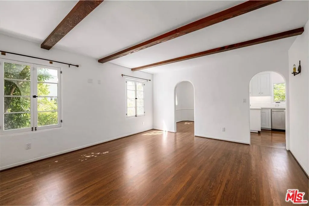 Los Angeles, California 90024, United States, 4 Bedrooms Bedrooms, ,3 BathroomsBathrooms,Residential,Active,120275