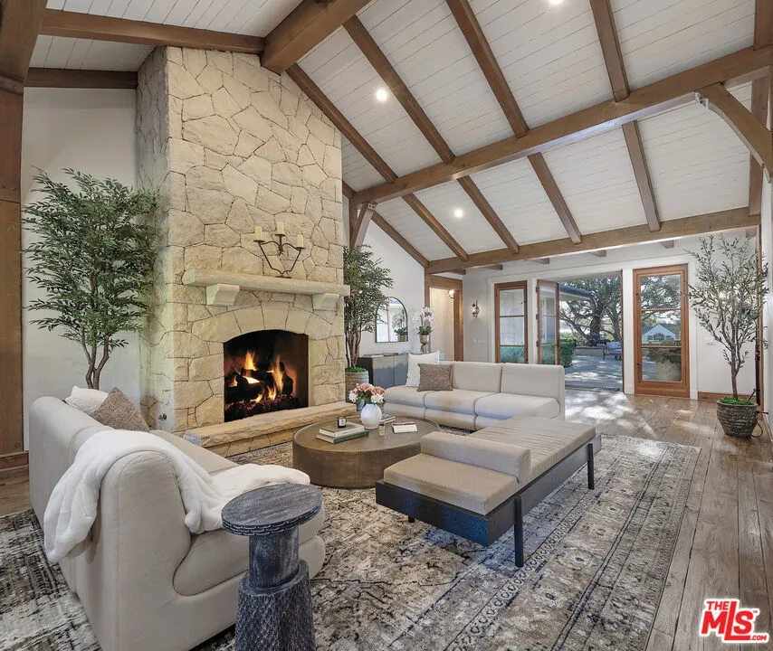 Santa Barbara, California 93108, United States, 3 Bedrooms Bedrooms, ,3 BathroomsBathrooms,Residential,Active,10106