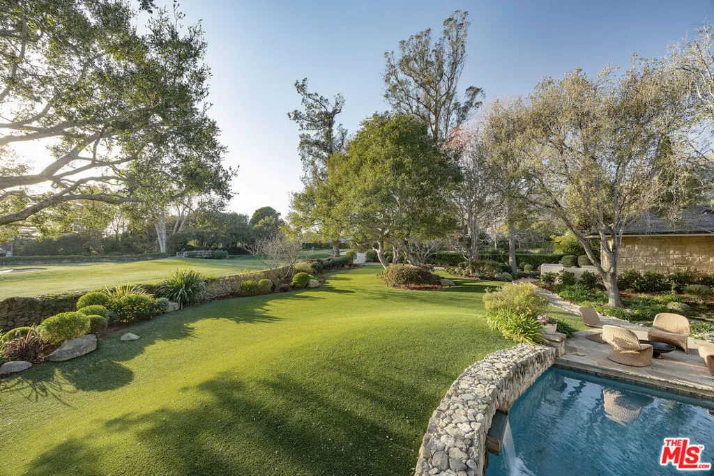 Santa Barbara, California 93108, United States, 3 Bedrooms Bedrooms, ,3 BathroomsBathrooms,Residential,Active,10106