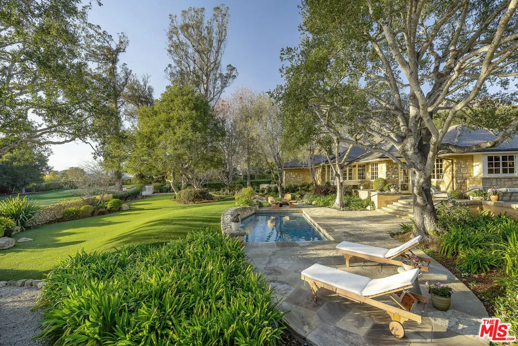 Santa Barbara, California 93108, United States, 3 Bedrooms Bedrooms, ,3 BathroomsBathrooms,Residential,Active,10106