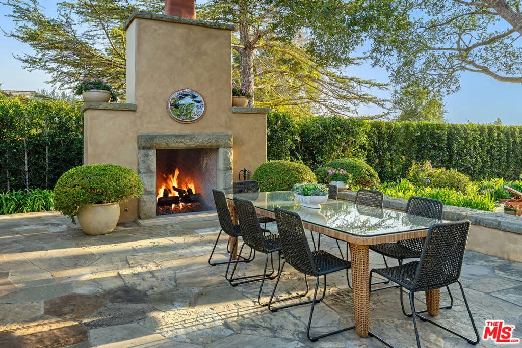 Santa Barbara, California 93108, United States, 3 Bedrooms Bedrooms, ,3 BathroomsBathrooms,Residential,Active,10106