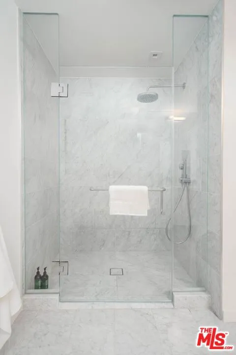 Los Angeles, California 90048, United States, 1 Bedroom Bedrooms, ,2 BathroomsBathrooms,Residential,Active,124545