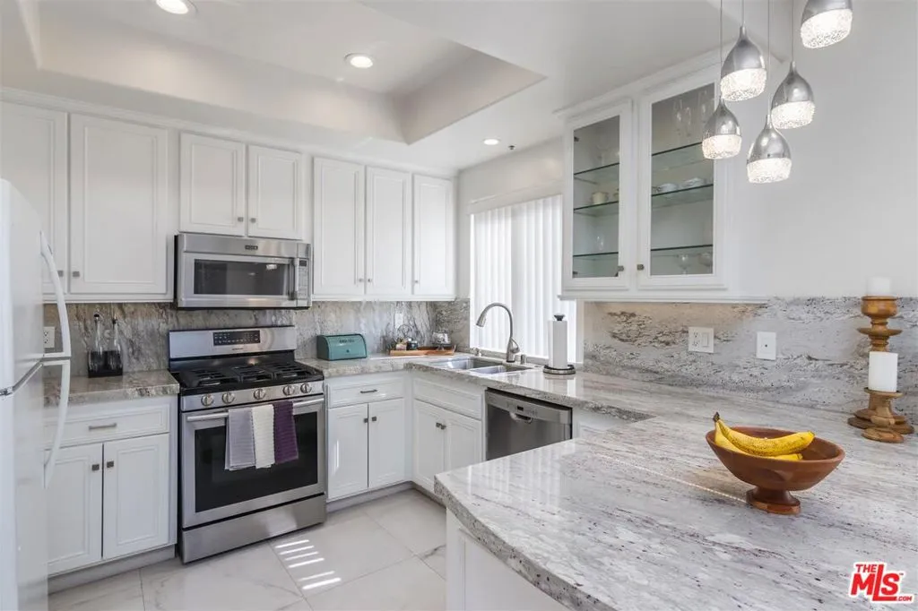 Valley Glen, California 91401, United States, 3 Bedrooms Bedrooms, ,3 BathroomsBathrooms,Residential,Active,6097