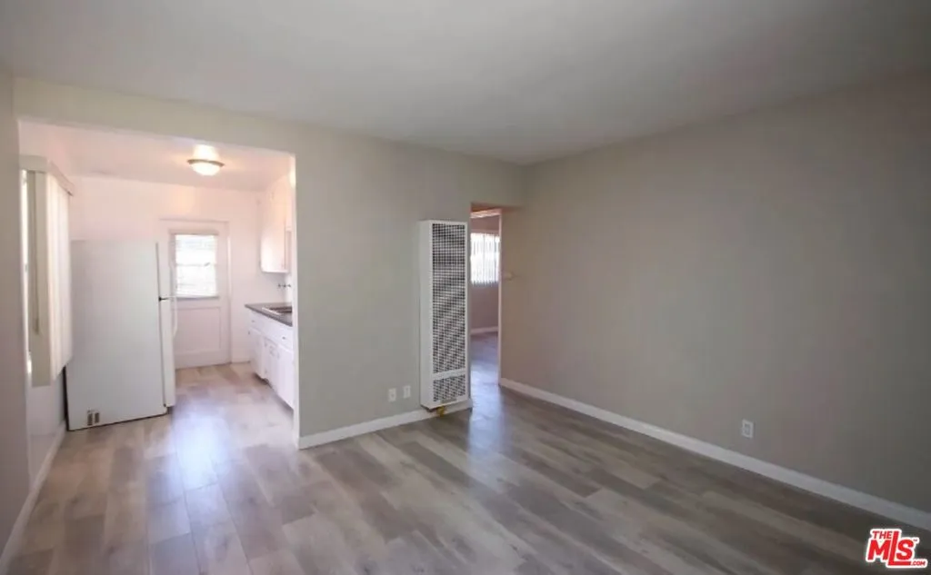 Pasadena, California 91107, United States, 8 Bedrooms Bedrooms, ,6 BathroomsBathrooms,Residential,Pending,90374