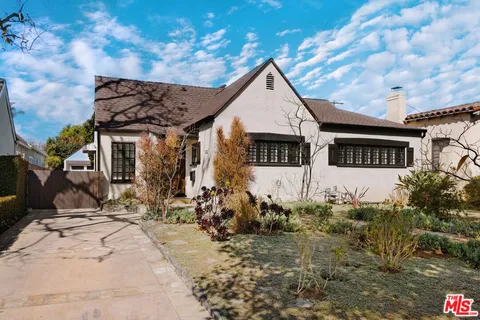 MLS: 25501029