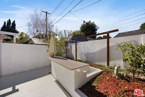 A home in Reseda