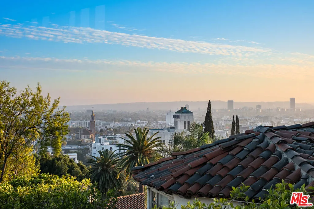 Los Angeles, California 90068, United States, 3 Bedrooms Bedrooms, ,2 BathroomsBathrooms,Residential,Active,102017