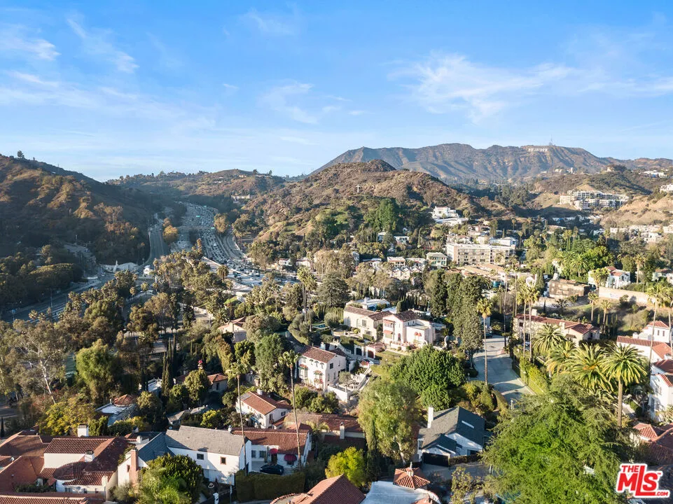 Los Angeles, California 90068, United States, 3 Bedrooms Bedrooms, ,2 BathroomsBathrooms,Residential,Active,102017