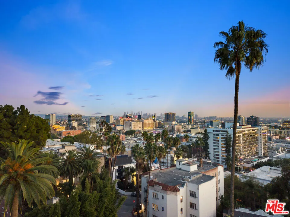 Los Angeles, California 90068, United States, 3 Bedrooms Bedrooms, ,2 BathroomsBathrooms,Residential,Active,102017