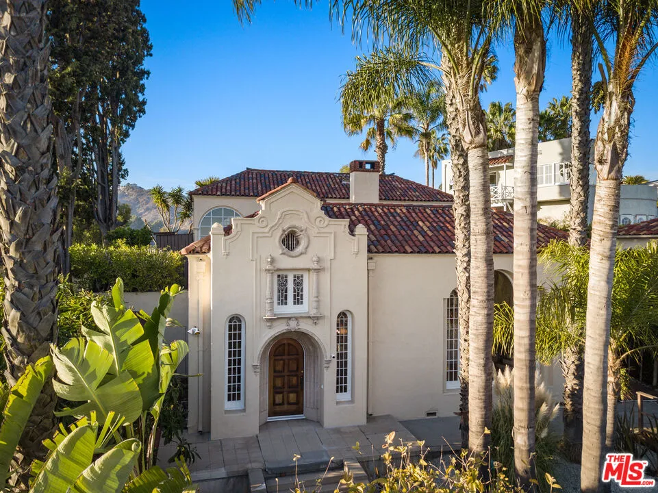 Los Angeles, California 90068, United States, 3 Bedrooms Bedrooms, ,2 BathroomsBathrooms,Residential,Active,102017