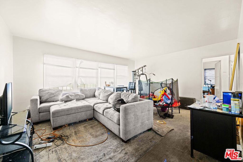 3311 1/2 W 78th Street