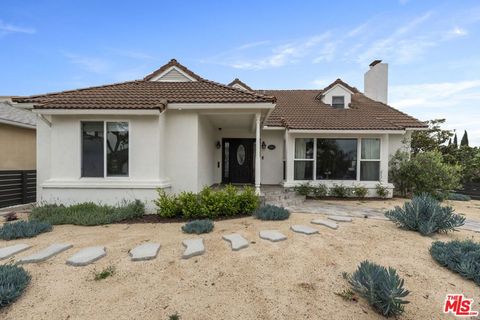 Single Family Residence in View Park CA 3886 Olympiad Drive.jpg