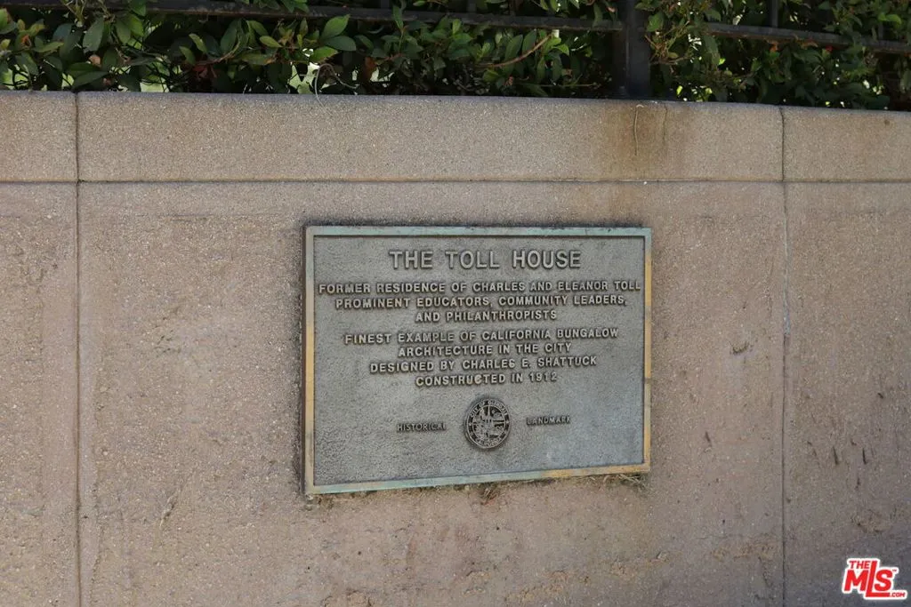 Glendale, California 91202, United States, 7 Bedrooms Bedrooms, ,6 BathroomsBathrooms,Residential,Active,43405