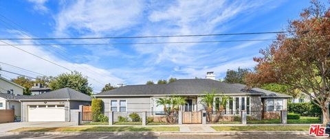 A home in Studio City