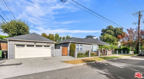 A home in Studio City