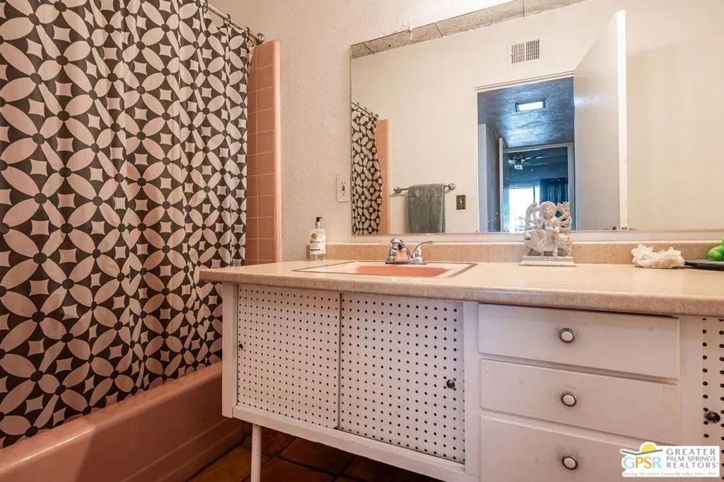 Rancho Mirage, California 92270, United States, 5 Bedrooms Bedrooms, ,4 BathroomsBathrooms,Residential,Active,50664