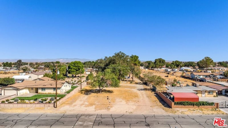 3235 E Avenue H10
