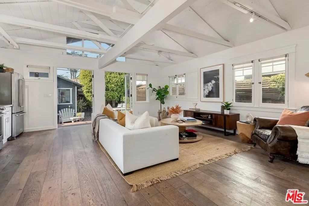 Venice, California 90291, United States, 1 Bedroom Bedrooms, ,1 BathroomBathrooms,Residential,Active,102013