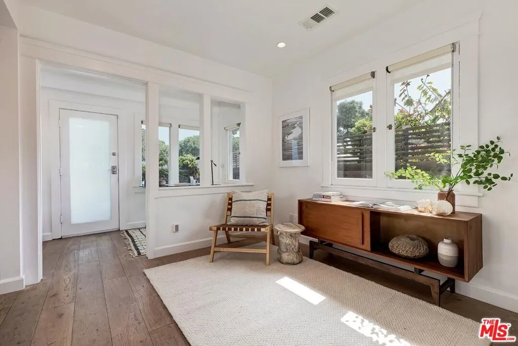 Venice, California 90291, United States, 1 Bedroom Bedrooms, ,1 BathroomBathrooms,Residential,Active,102013