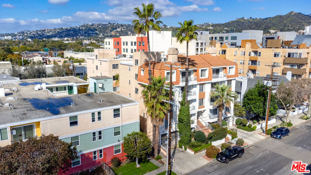 Properties 2 1215 N Sycamore Avenue