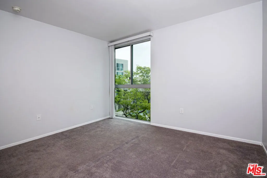 Los Angeles, California 90012, United States, 2 Bedrooms Bedrooms, ,2 BathroomsBathrooms,Residential,Active,109234