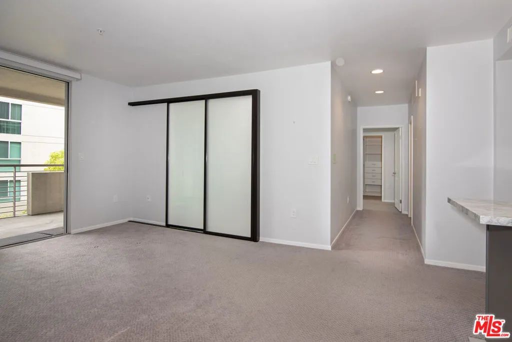 Los Angeles, California 90012, United States, 2 Bedrooms Bedrooms, ,2 BathroomsBathrooms,Residential,Active,109234