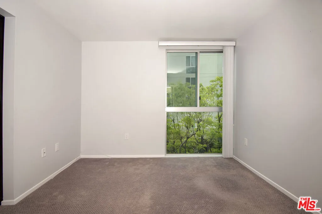 Los Angeles, California 90012, United States, 2 Bedrooms Bedrooms, ,2 BathroomsBathrooms,Residential,Active,109234