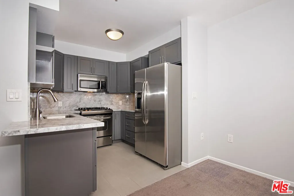 Los Angeles, California 90012, United States, 2 Bedrooms Bedrooms, ,2 BathroomsBathrooms,Residential,Active,109234