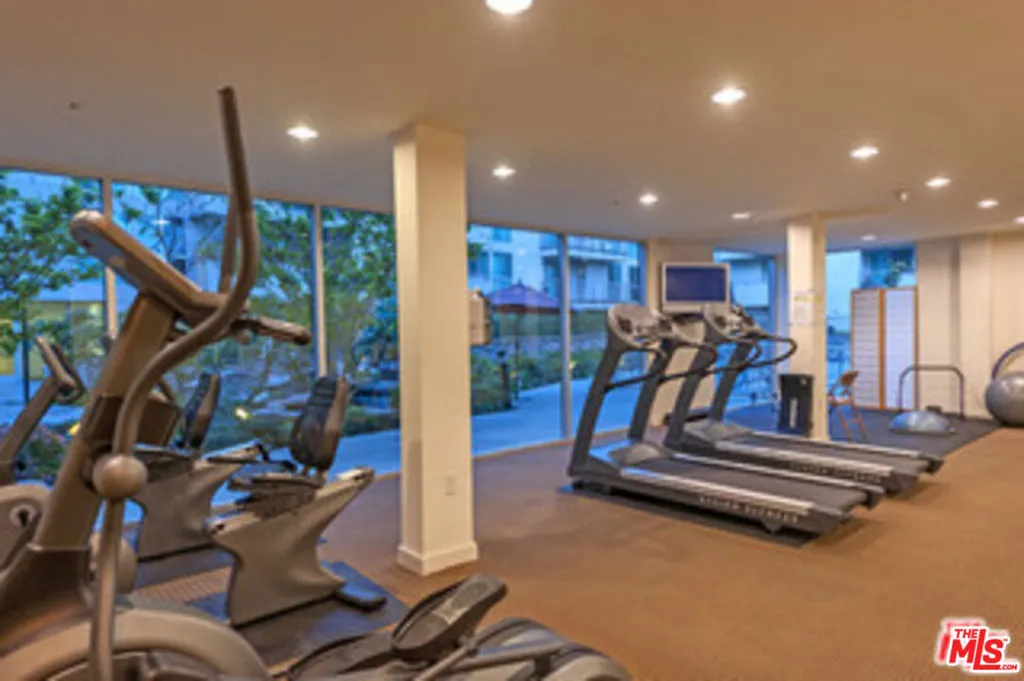 Los Angeles, California 90012, United States, 2 Bedrooms Bedrooms, ,2 BathroomsBathrooms,Residential,Active,109234