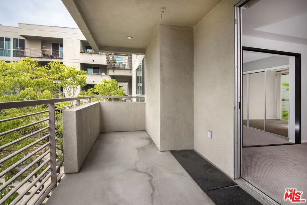 Los Angeles, California 90012, United States, 2 Bedrooms Bedrooms, ,2 BathroomsBathrooms,Residential,Active,109234