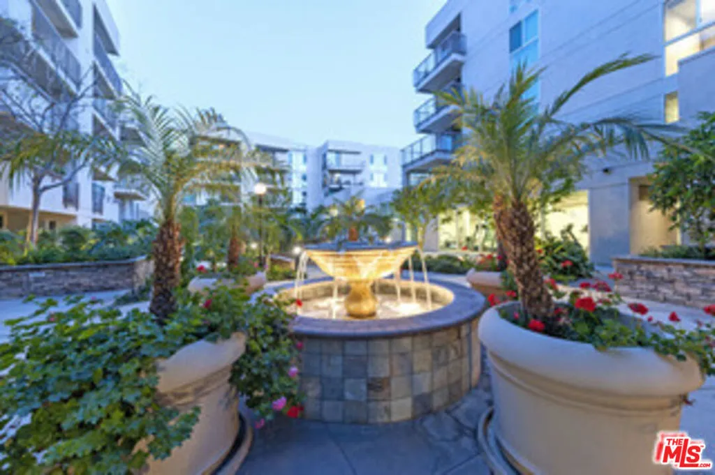 Los Angeles, California 90012, United States, 2 Bedrooms Bedrooms, ,2 BathroomsBathrooms,Residential,Active,109234