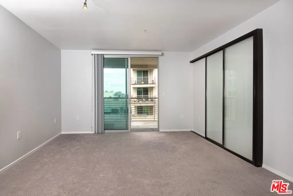 Los Angeles, California 90012, United States, 2 Bedrooms Bedrooms, ,2 BathroomsBathrooms,Residential,Active,109234