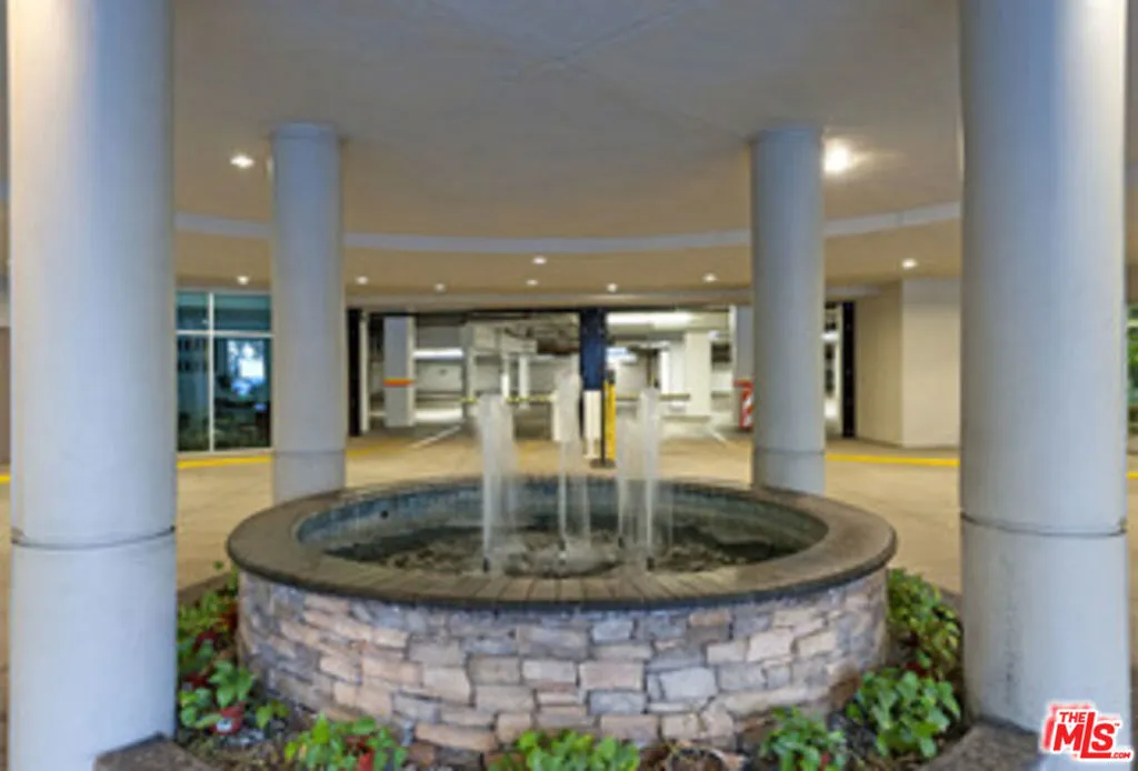 Los Angeles, California 90012, United States, 2 Bedrooms Bedrooms, ,2 BathroomsBathrooms,Residential,Active,109234