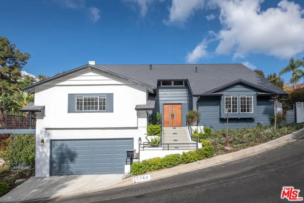 Los Angeles, California 90068, United States, 4 Bedrooms Bedrooms, ,3 BathroomsBathrooms,Residential,Pending,104109