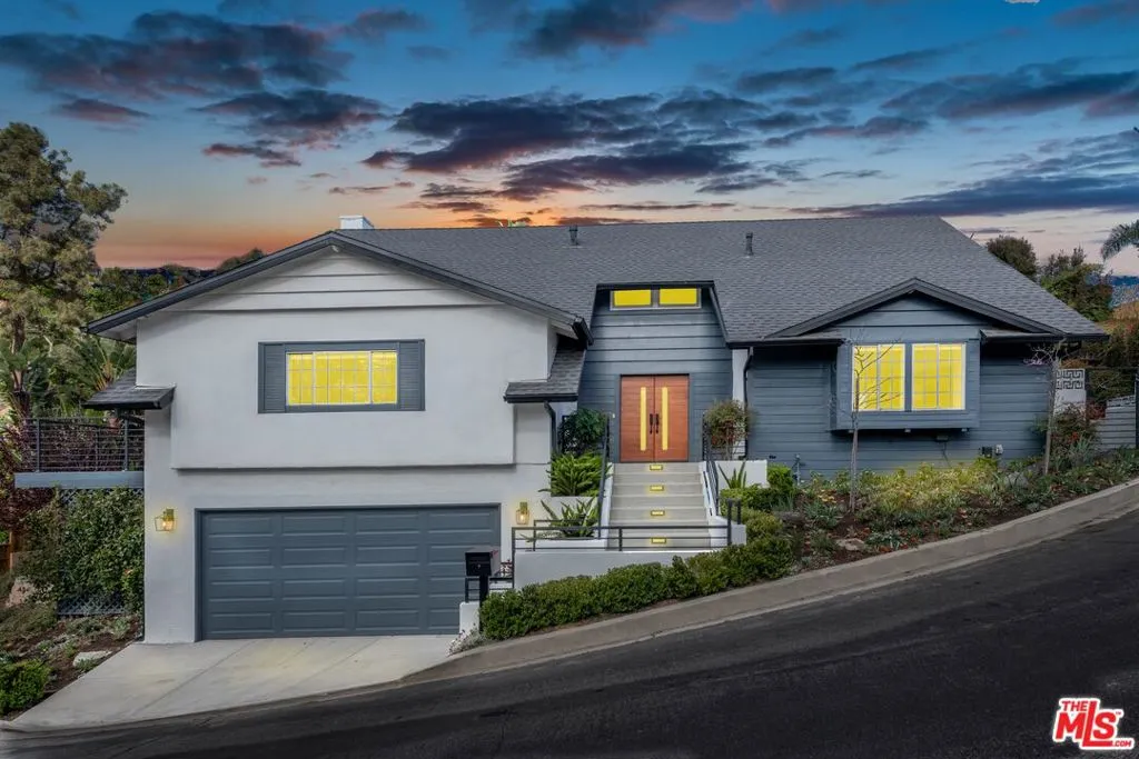 Los Angeles, California 90068, United States, 4 Bedrooms Bedrooms, ,3 BathroomsBathrooms,Residential,Pending,104109