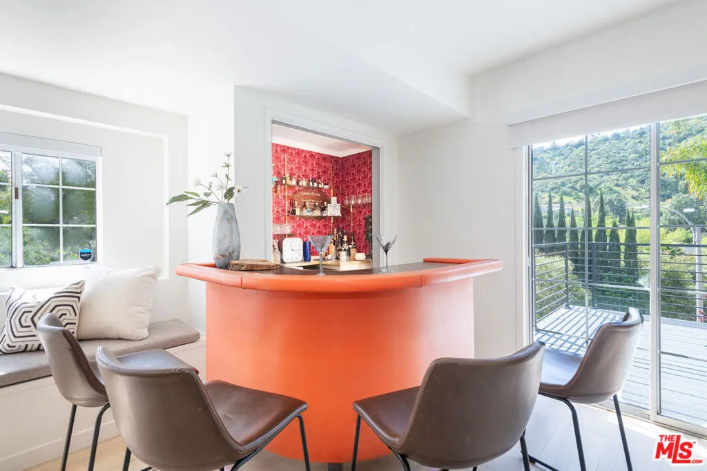 Los Angeles, California 90068, United States, 4 Bedrooms Bedrooms, ,3 BathroomsBathrooms,Residential,Pending,104109