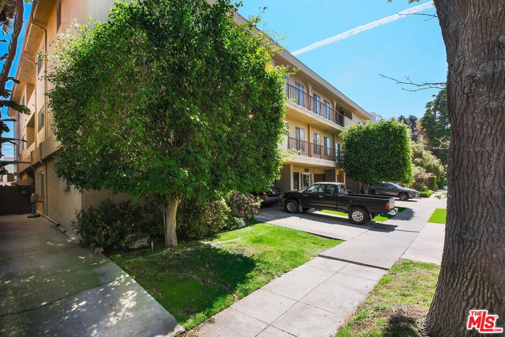 Properties 1 1110 S Oakhurst Drive