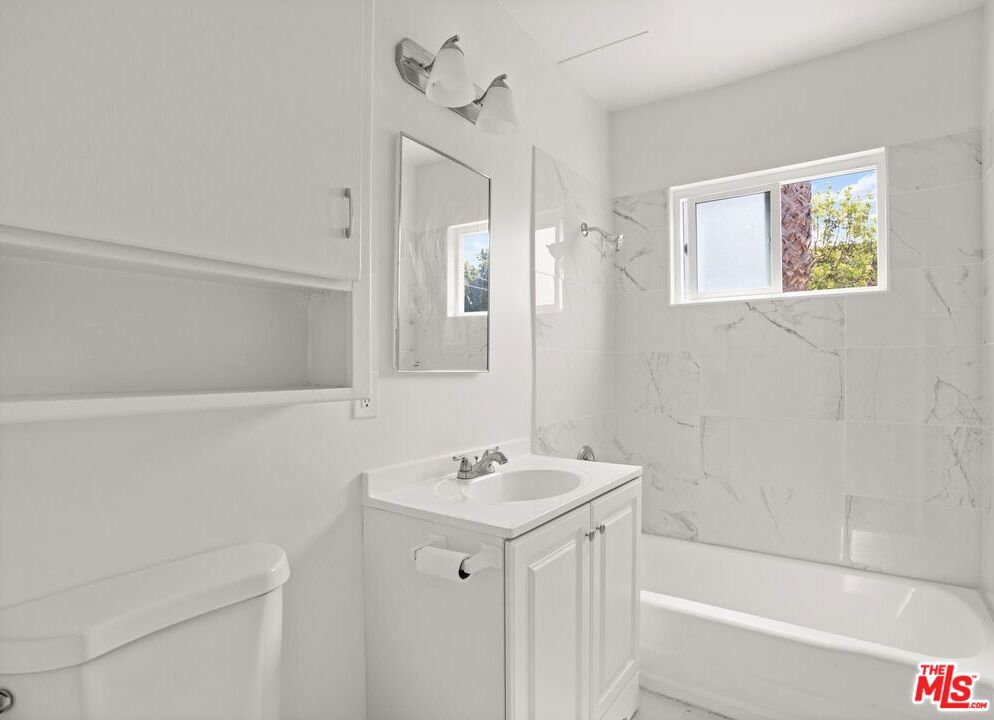 Properties 4 3827 Tilden Avenue