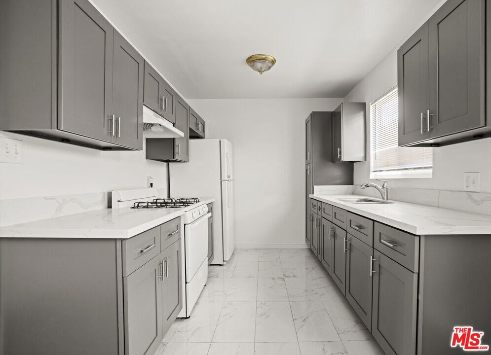 Properties 2 3827 Tilden Avenue