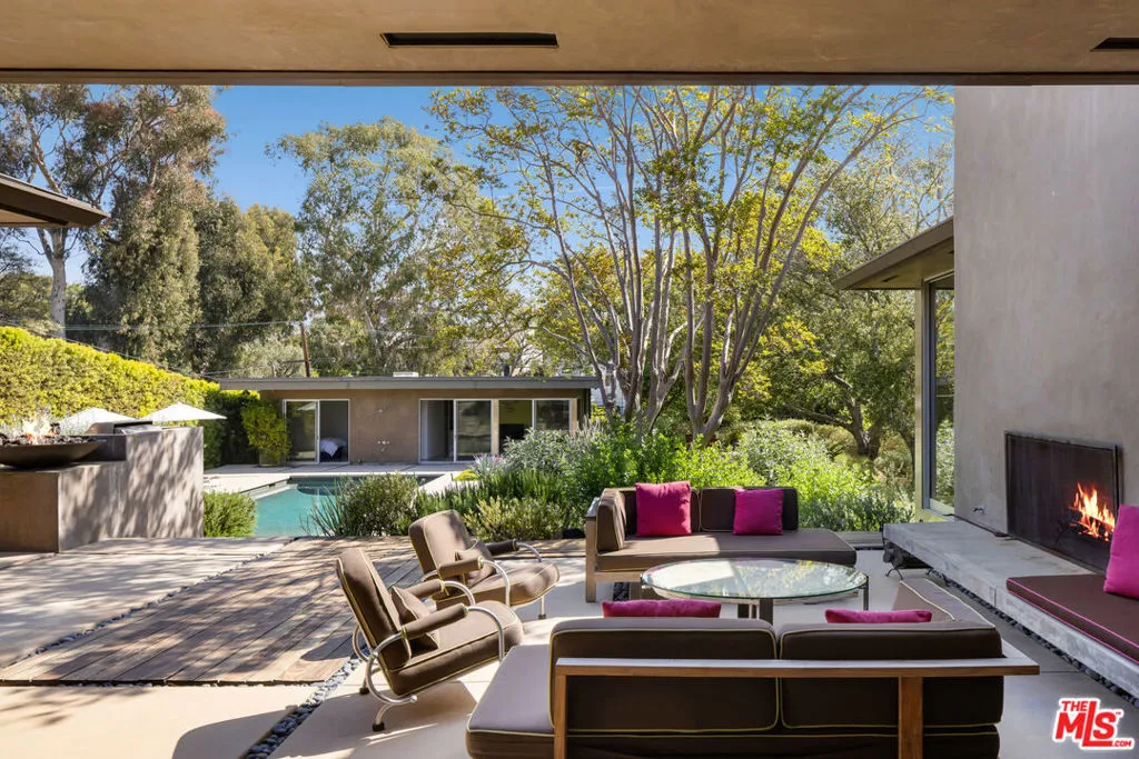 Los Angeles, California 90049, United States, 7 Bedrooms Bedrooms, ,7 BathroomsBathrooms,Residential,Active,108865