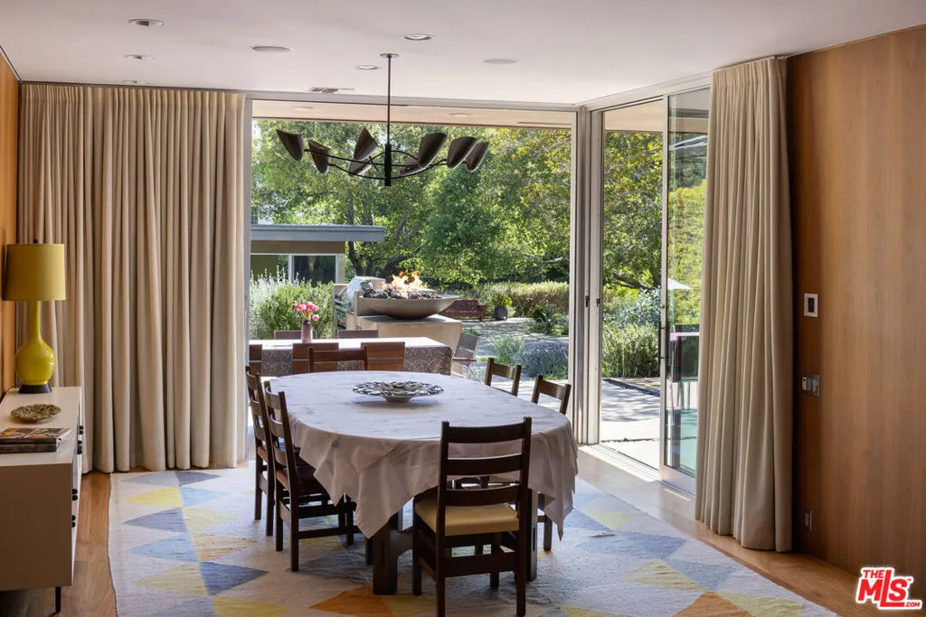 Los Angeles, California 90049, United States, 7 Bedrooms Bedrooms, ,7 BathroomsBathrooms,Residential,Active,108865