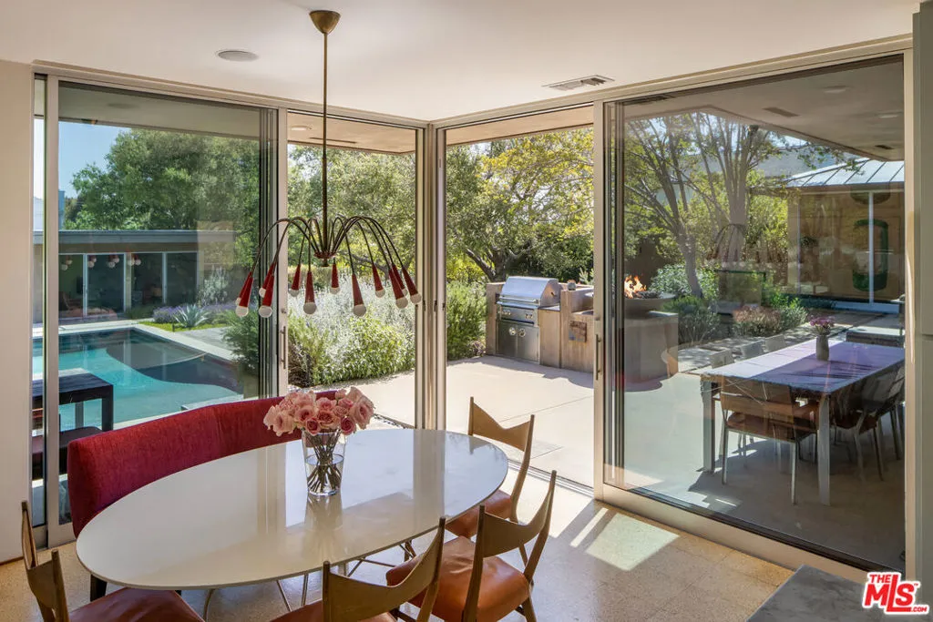 Los Angeles, California 90049, United States, 7 Bedrooms Bedrooms, ,7 BathroomsBathrooms,Residential,Active,108865